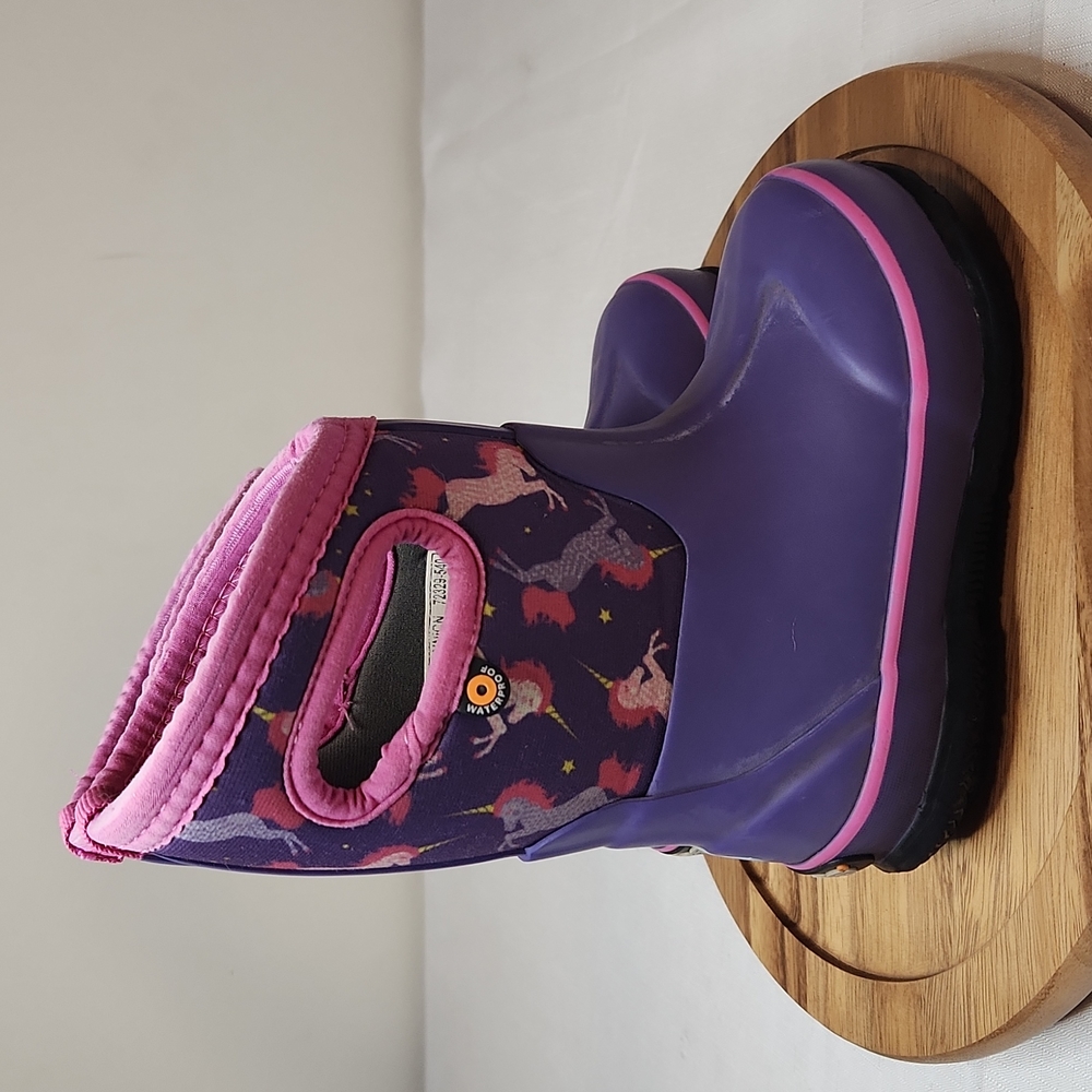 Bogs unicorn little girl boots. Size 7